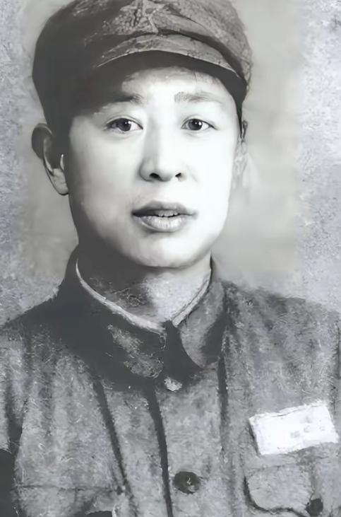 1944年，新四军浙东根据地，发生了一件让领导揪心的事，新四军情报员周迪道被捕后