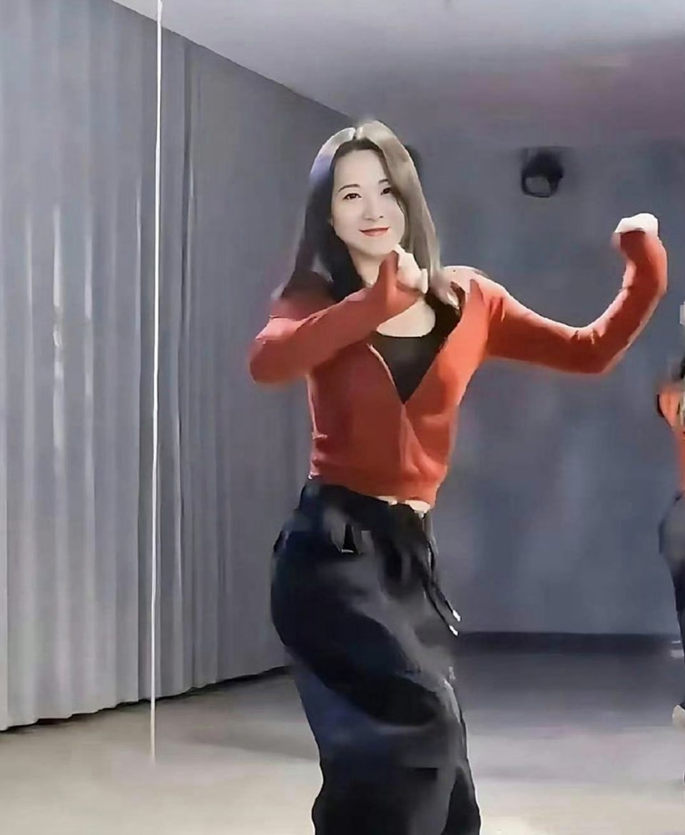 这真的是贾玲吗？满满的少女风啊，这状态绝了​​​