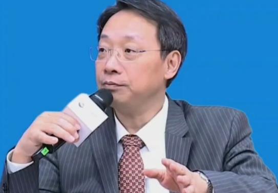 高油价才有利于中国崛起！这是知名经济学家翟东升的观点。过去这些年咱们国家是世界上