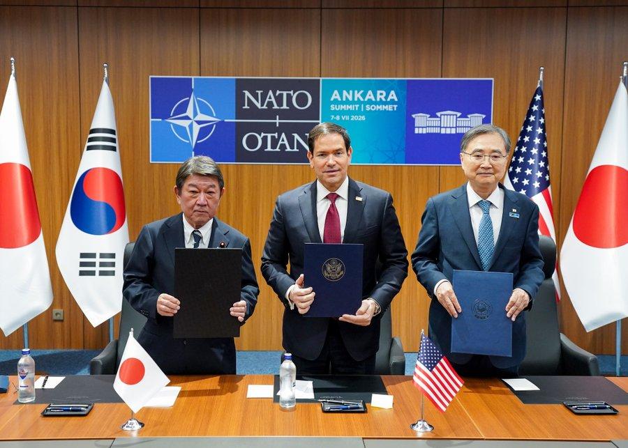 7月8日，在土耳其安卡拉举行的北约峰会期间，日本外务大臣茂木敏充、美国国务卿鲁比