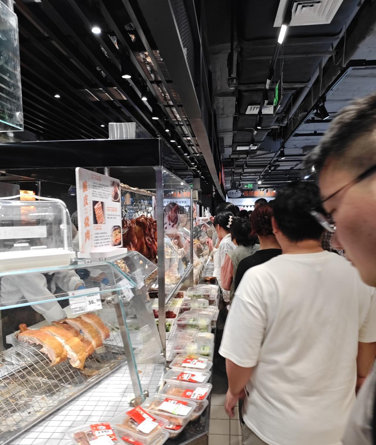 同样都是超市怎么差别那么大？永辉胖改，于东来或成最大输家[捂脸哭]可能是带过的