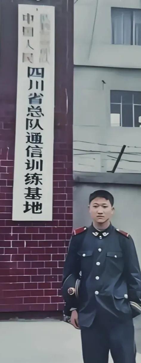 2006年，2名壮汉挟持一名18岁重庆土家族女孩。途中，女孩求助同车的武警战士。
