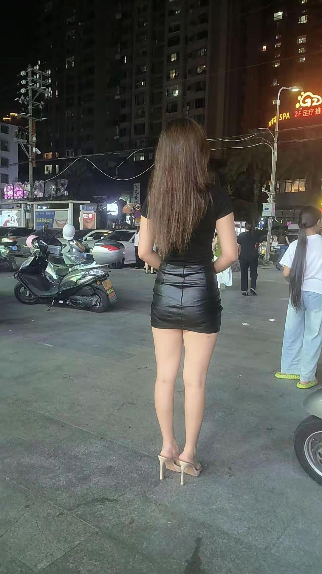 身高刚刚好，不高也不矮！身材刚刚好，不胖也不瘦！肤色刚刚好，不白也不黑！头