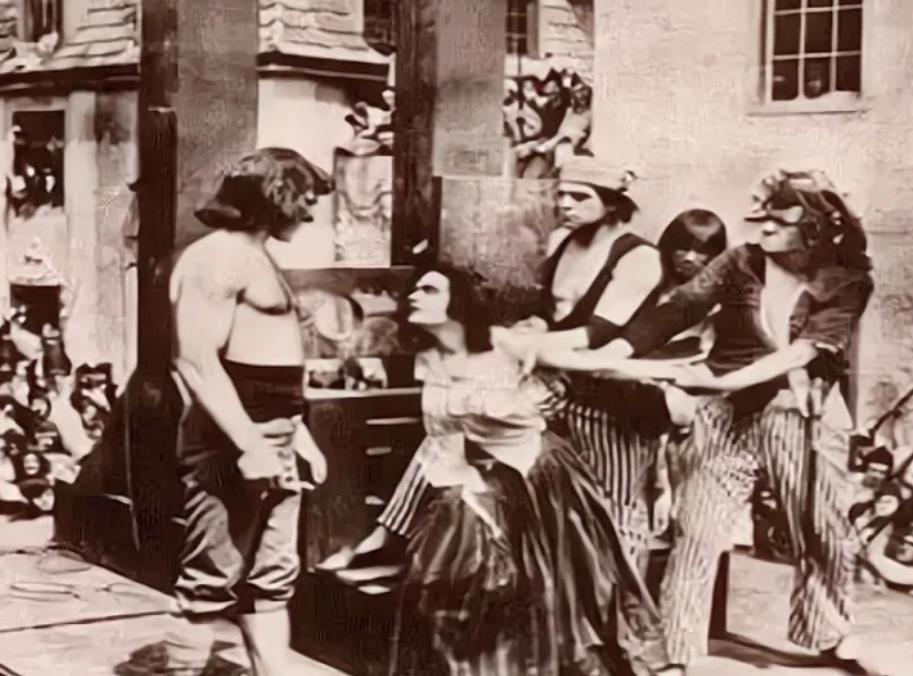 1638年，法国昂热，一个18岁漂亮女孩即将被送上了绞刑架。刽子手不忍让这么一个