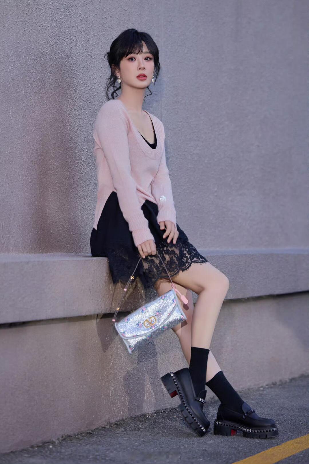 你们的，杨紫来了。