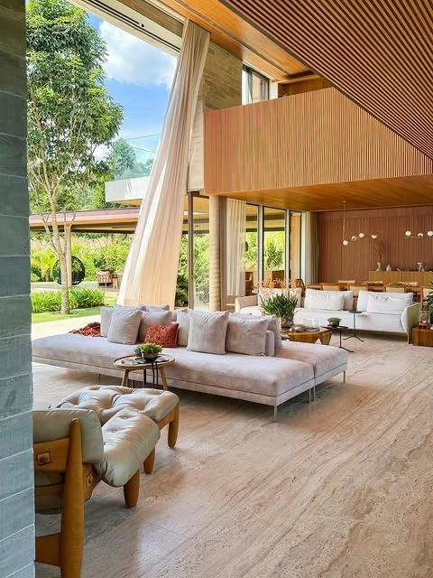 自然主义别墅原生材质的温润与自然景致的治愈原木风装修的家,可以有多治愈?别墅