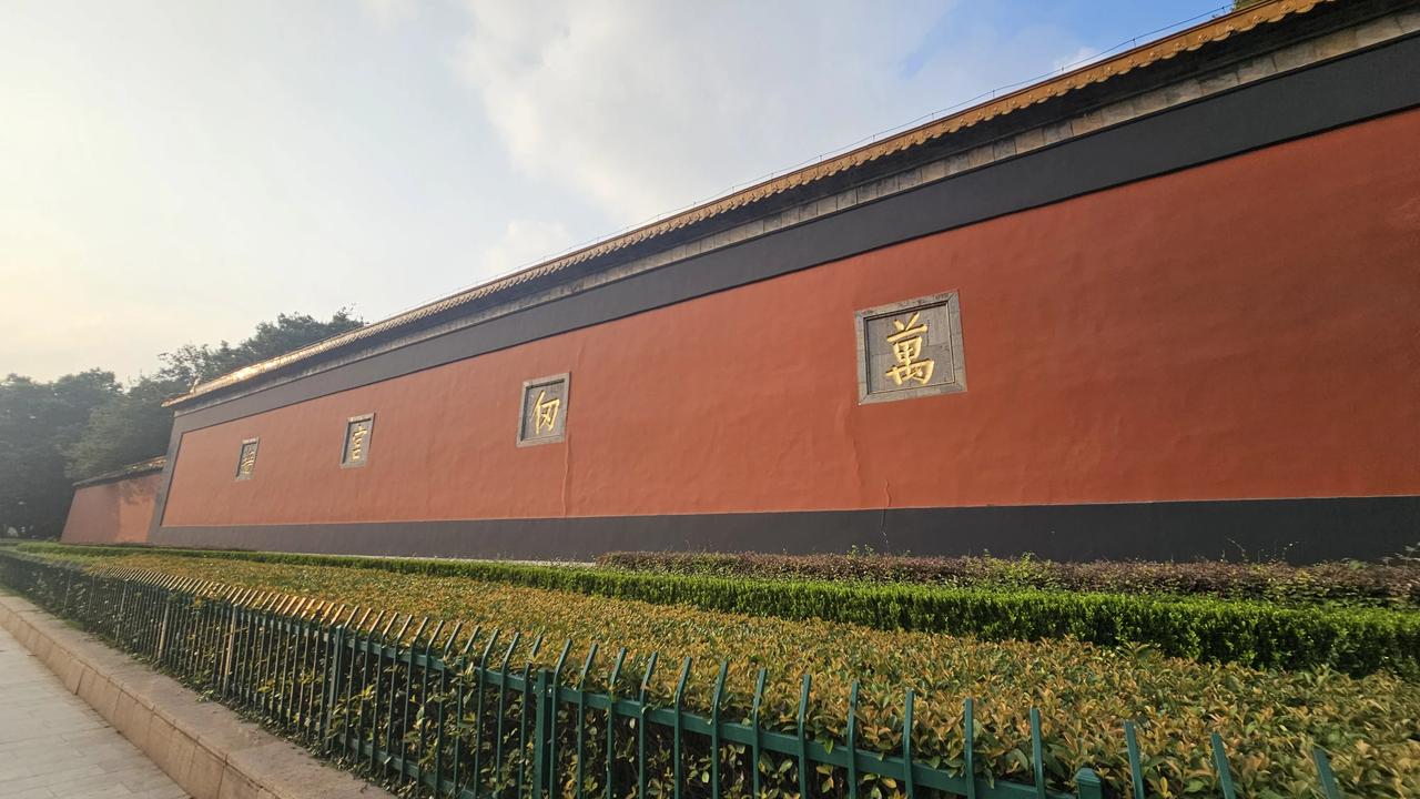 南京朝天宫——自南向北的千年礼序这里占地7万平方米，不仅是江南现存规模最大、保