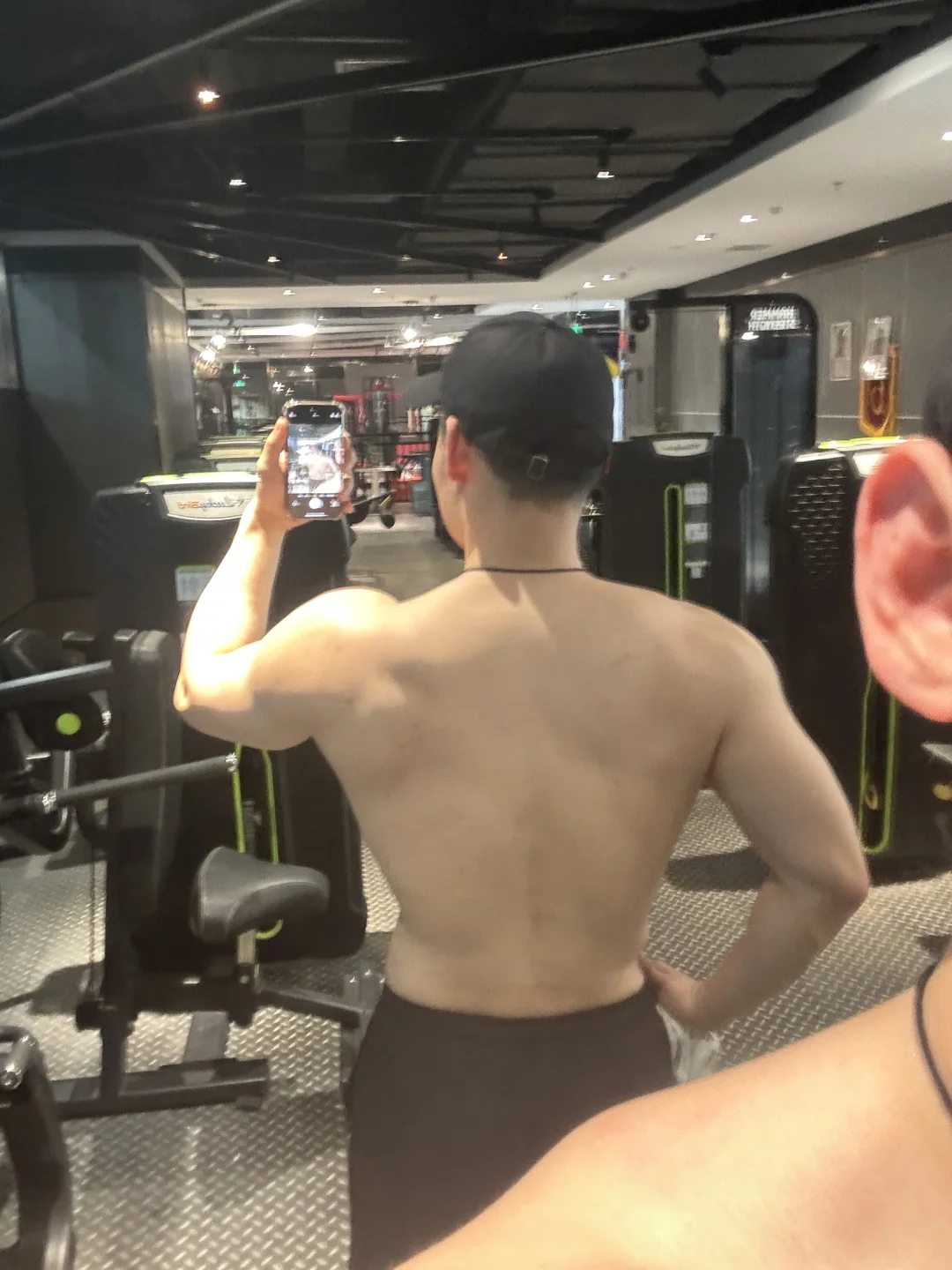 努力增肌的一天