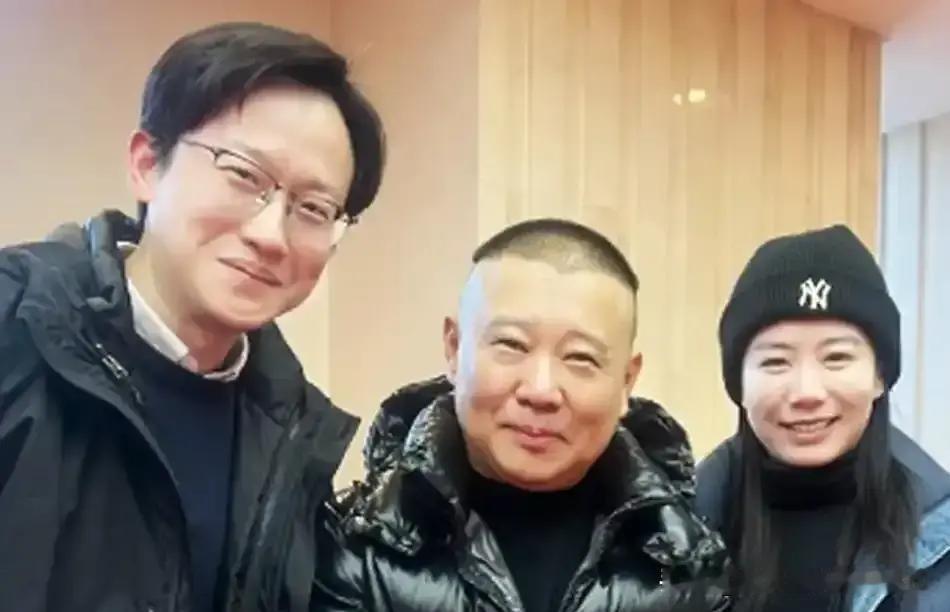 郭德纲一场一万承诺曾被他拒！高峰前搭档裘英俊到底是不是郭德纲师叔？相声辈分吵翻了