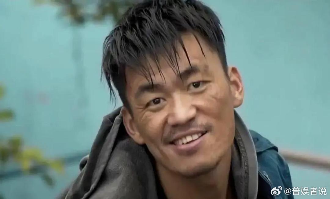 王宝强一个拒绝，躲过5亿的坑，还靠另一部片赚了45亿。当初吴京筹备《镖人》，第一