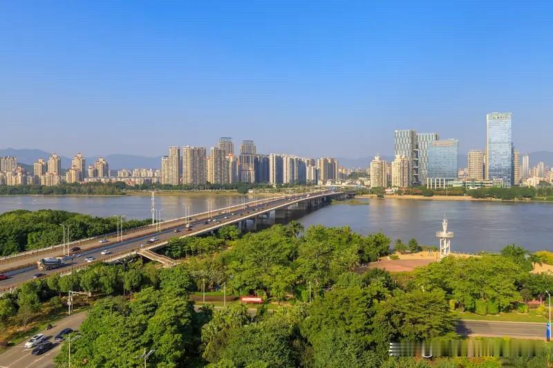 福州近18个月二手房行情复盘：豪宅板块泡沫持续出清，城市基本面长期具备支撑一