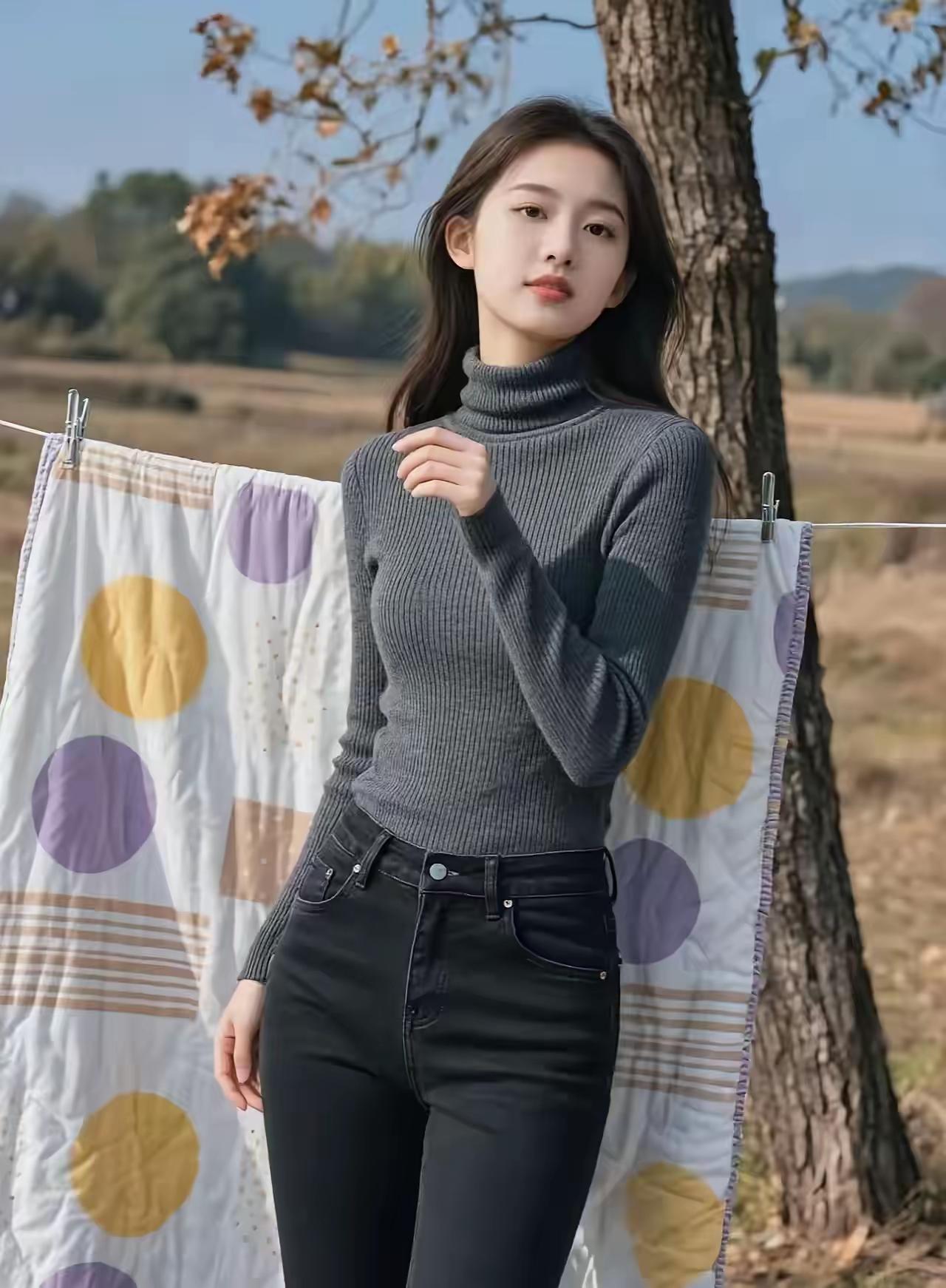 秋日穿搭指南：灰色高领毛衣+黑色牛仔裤，简约时尚，轻松出街！🍂👗👖