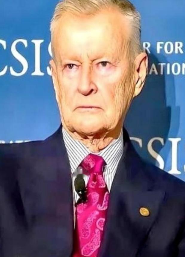 美国一个顶尖的战略大师，晚年翻来覆去就一句话：我们犯了个天大的战略错误，就是在2