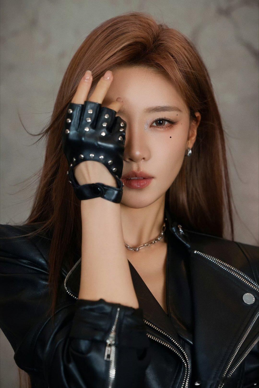 张月凌晨下班看到粉丝哭了乘风2026张月和粉丝的双向奔赴啊，姐姐值得！期待新的