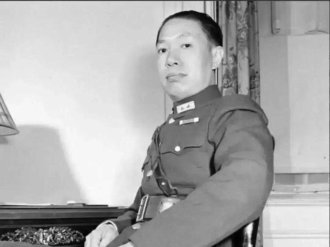 1954年，张群硬着头皮走进蒋介石办公室，低声说：“熊式辉在曼谷办厂亏光了，连饭