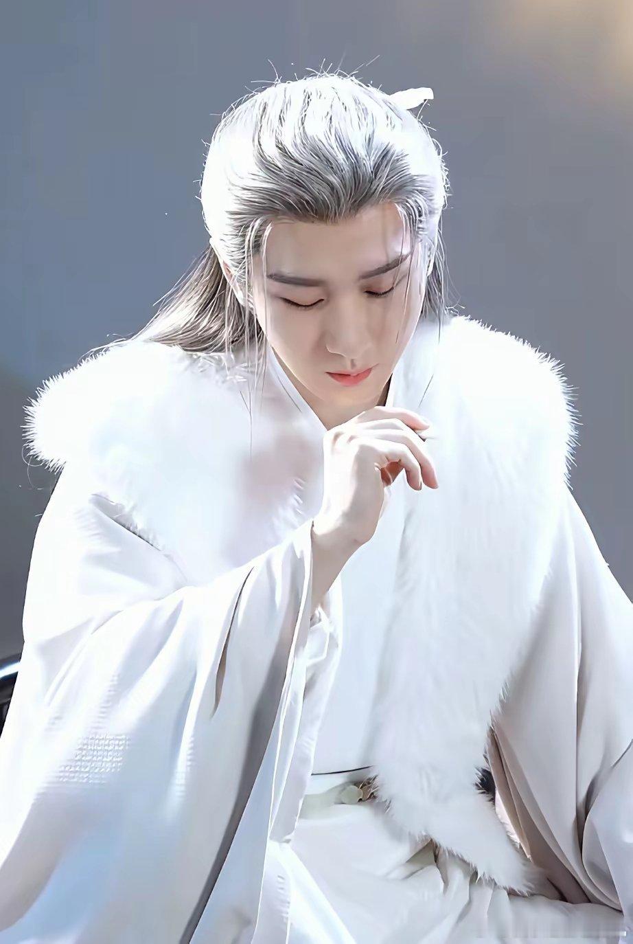 成毅，从跑龙套到顶流，一个农村小伙，没有背景，没有靠山，一步步脚踏实地走到今天