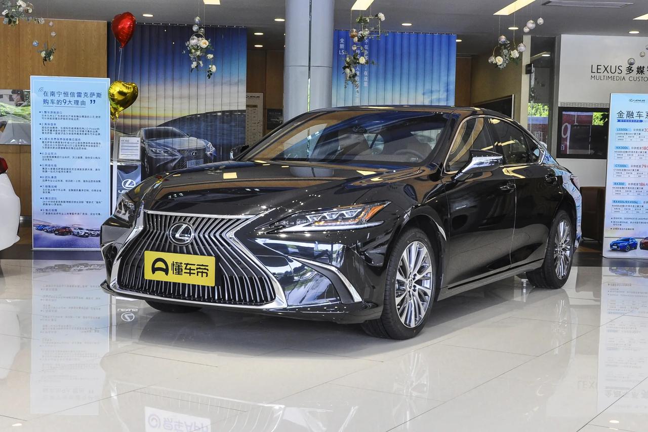 在中高端二手车市场，雷克萨斯ES始终是"硬通货"，凭借省心耐用的口碑成为很多人的