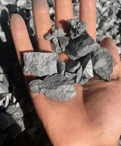 有矿远远不够。很多人都有个疑惑，以前咱们中国没大量出口稀土的时候，美国那些先进的
