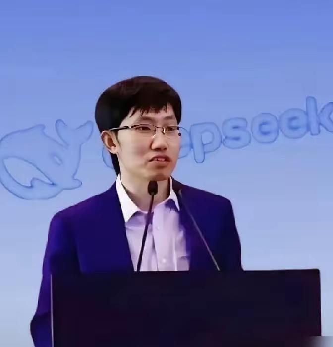 梁文峰，再次直击中国AI行业痛点！他指出，中国与美国的AI差距并非时间，而是“原