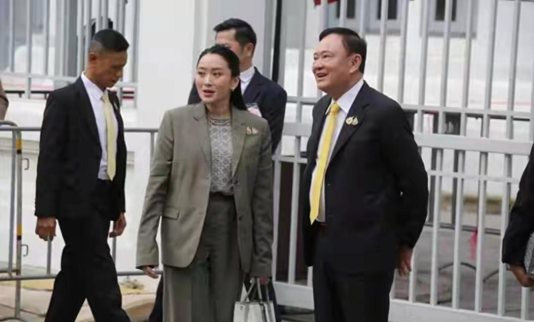 ​泰国原总理佩通坦这时候已经明确的表示不再参加2026年的总理选举，就意味着她将