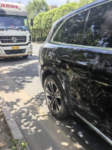 华为智驾的缺陷让我赶上了，这可能是智驾系统1％的漏洞几率，但对于我来说...
