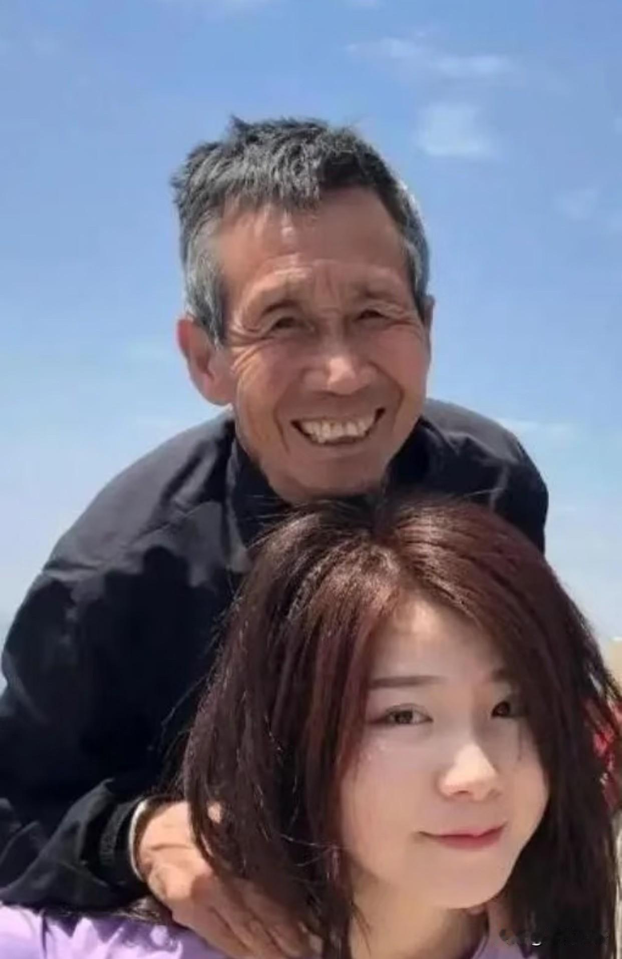 现实版的《酒干倘卖无》这声“爸，上来”，看哭无数人！捡破烂为生的光棍老爹，