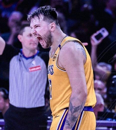 里夫斯绝平！东契奇加时赛绝杀！湖人队赛季最佳一战出现了！这比赛荡气回肠啊！