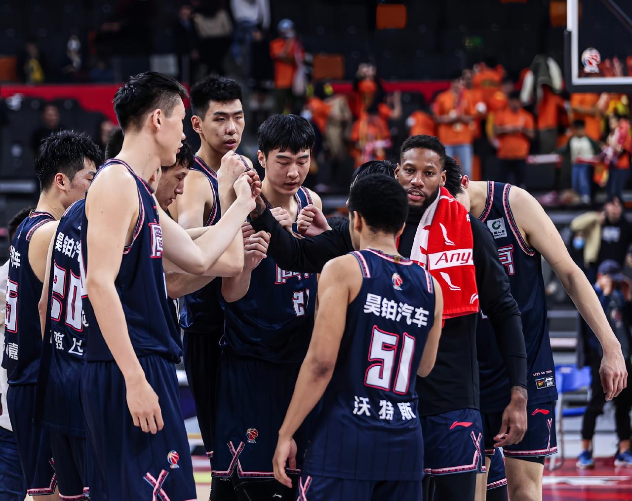 绝了！广东男篮这次不仅人气赚足了，钱袋子也得鼓了！广东男篮昨天发了个重磅消