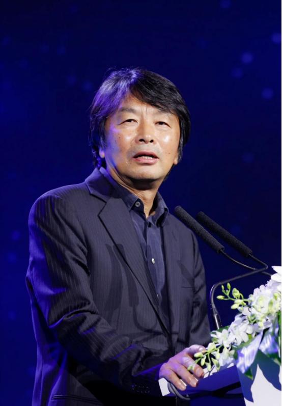 刘震云说：“只想养老的人，实际上是养死，因为人只要不想做事了，就会快速的冲向生命