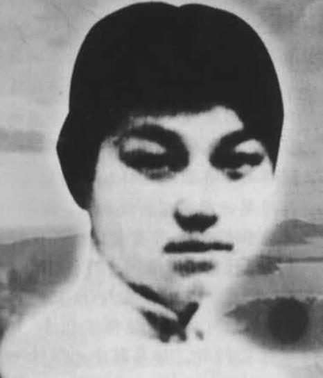 她是邓公的第二任妻子，也是李铁映的生母，更是长征路上的女红军。金维映，邓小平的第