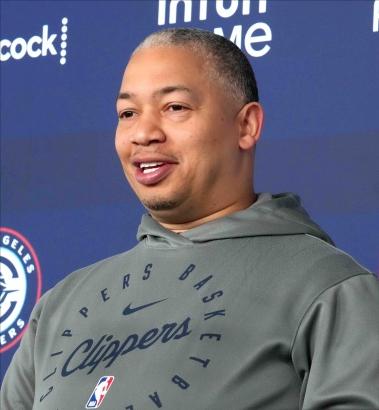 泰伦卢：剩余比赛要取35胜20负！目前进程：35胜19负赛季收官战，快船若