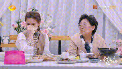 黄圣依好惨一女的。前夫杨子打着为你好的名义，说她“明明老天爷赏饭吃，却不当演员天