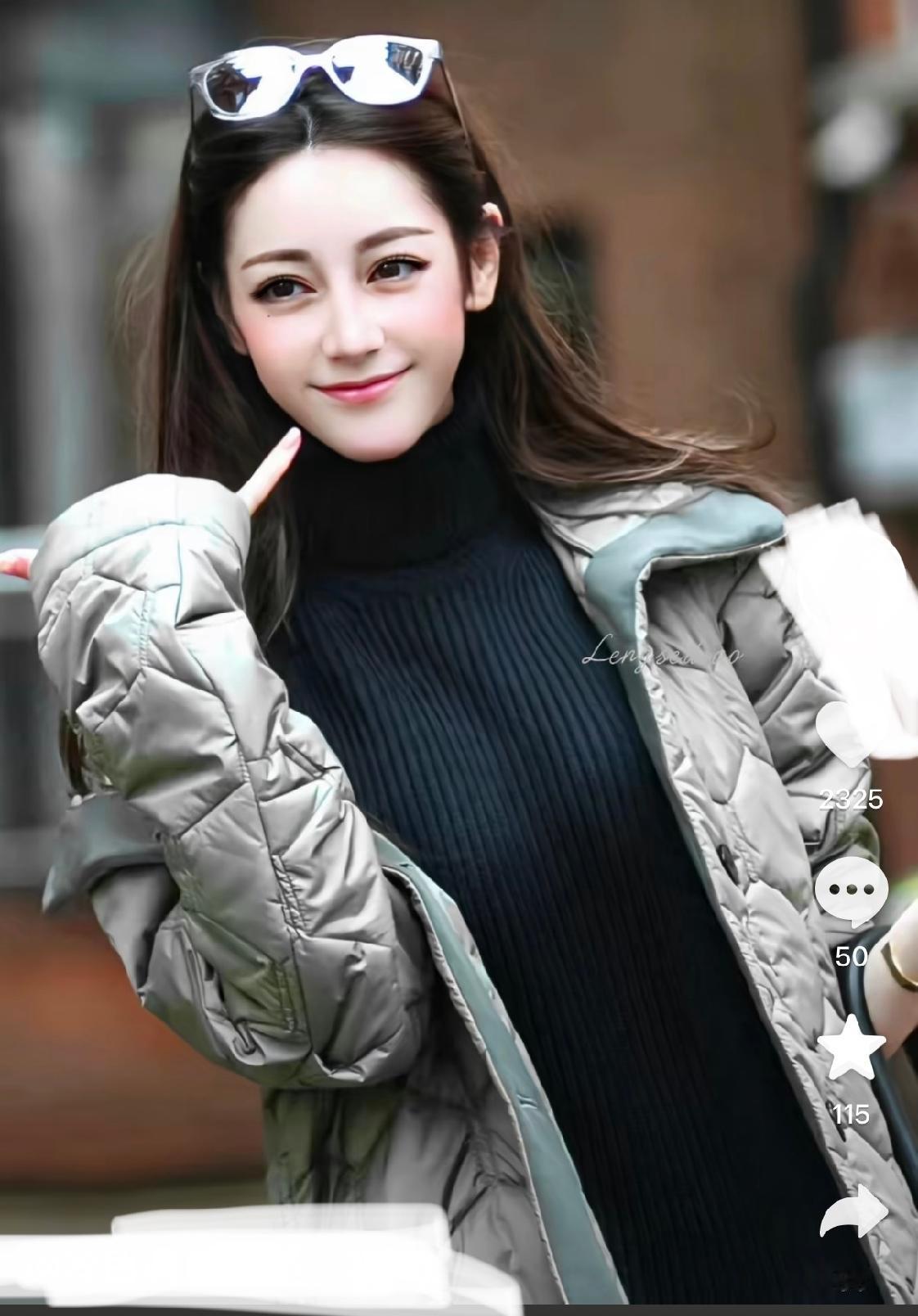 是谁把热巴p成这样的[笑着哭]热巴根本不需要高p好吗！这种网红p图模板放在普通人身
