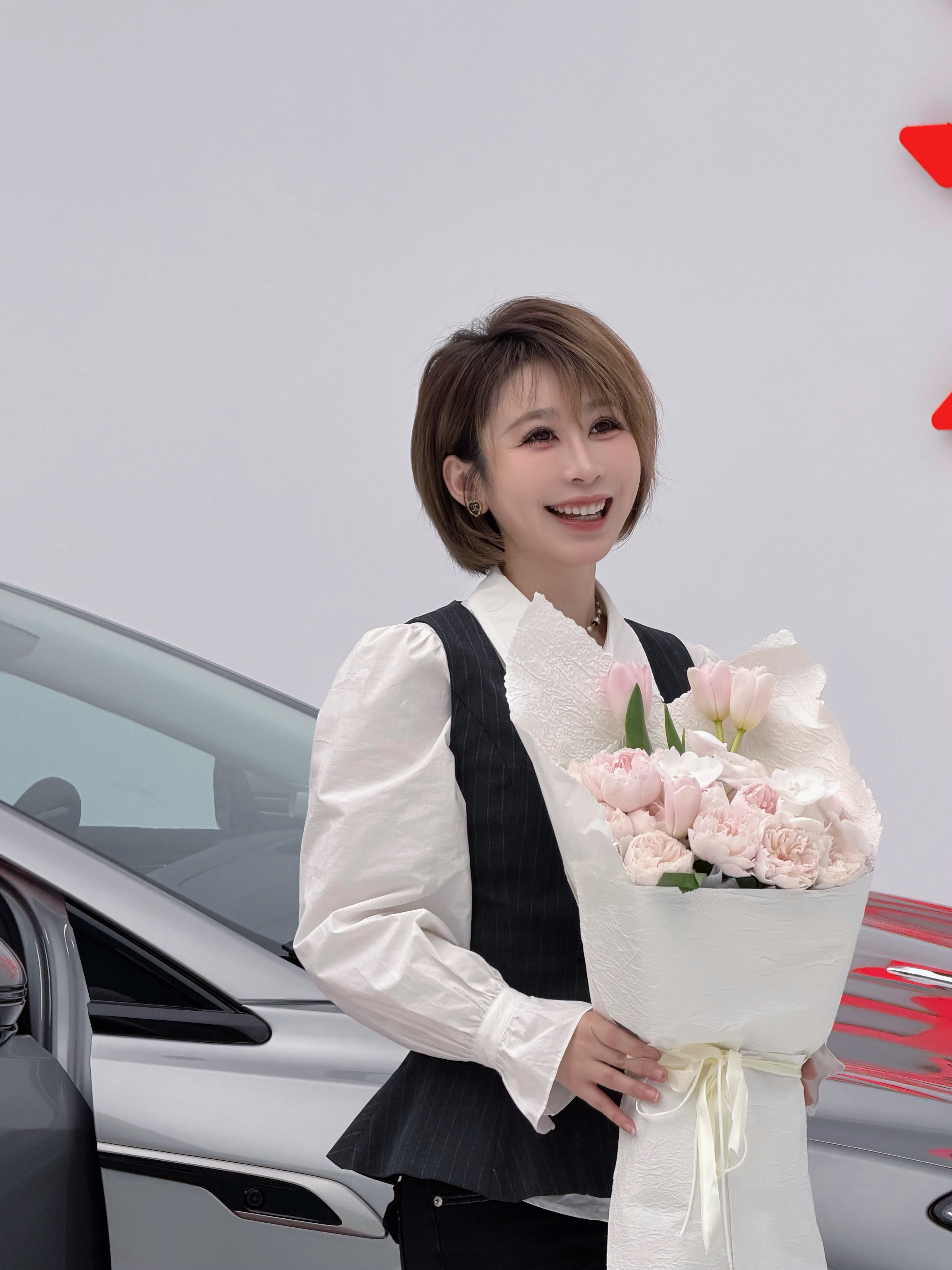 今天这个摄影师的眼神很奇特摄影师：你这组拍二次元。我：？？？？？二次元哪里二次