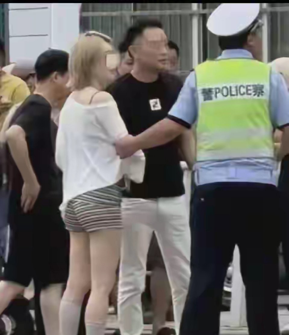 重达三吨！新手驾驭腾势D9堪比驾驶坦克？广德事故曝光，这三类驾驶误区风险极大谁体
