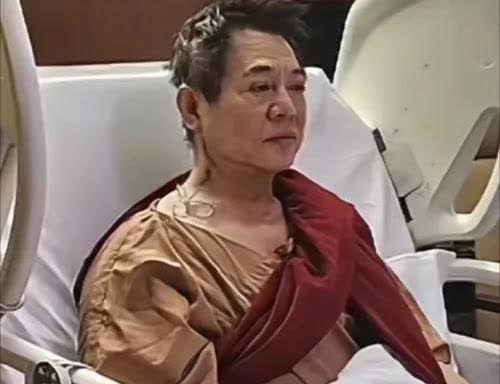 李连杰当年抛下孕妻黄秋燕，与利智签下“忠诚协议”，以为用愧疚换利益，用婚姻换美貌