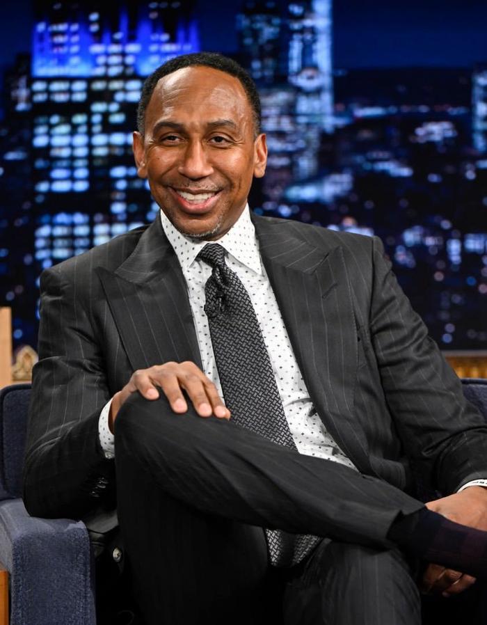 NBA著名名嘴小史密斯评论东契奇在湖人八连胜中的表现。小史密斯说：“你