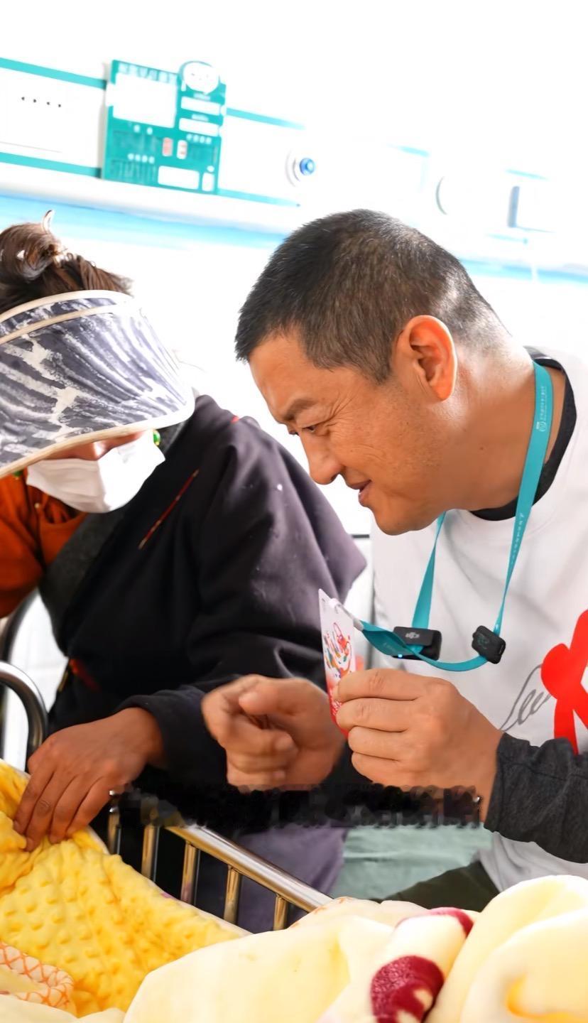 李亚鹏，这次又“食言”了！只为一个刚出生3天的男婴。2021年，李亚鹏带嫣然