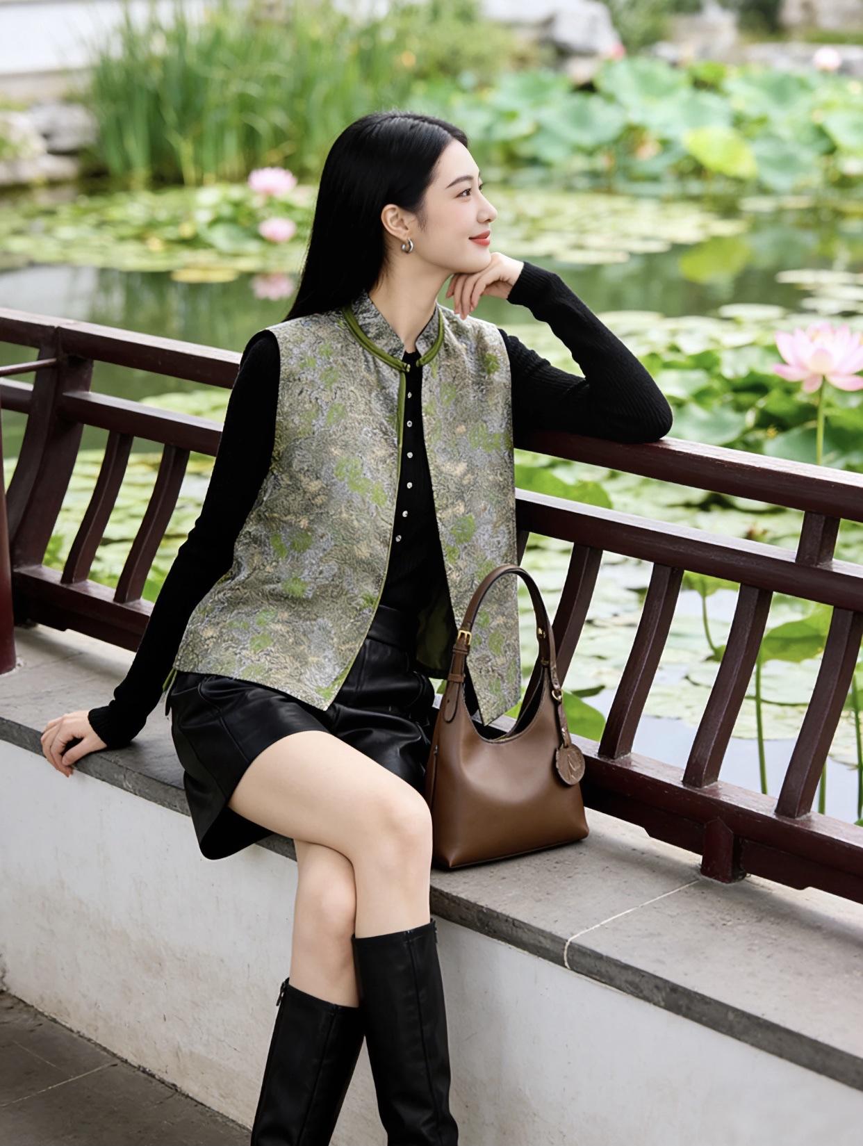 什么样的女人算自然美不施浓妆的算自然美，简单的淡妆或者素颜。