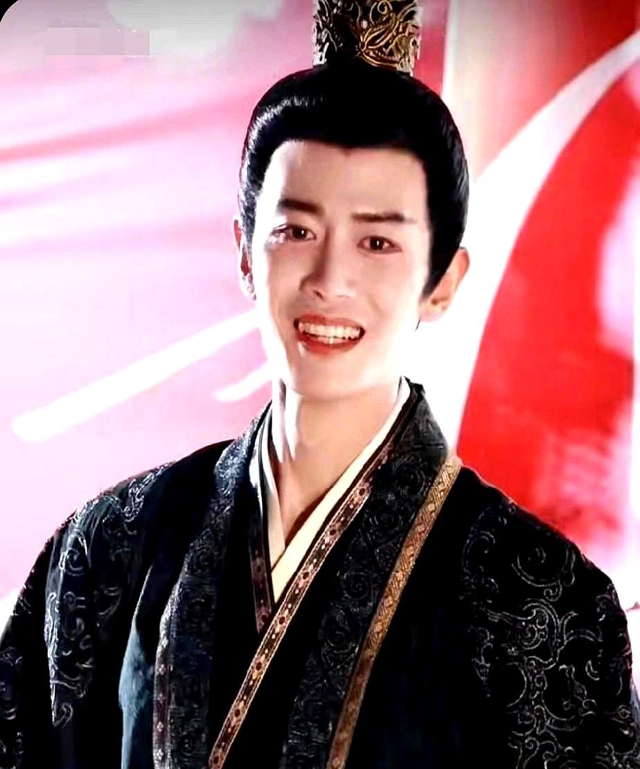 破防了！嘉人们，呜呜呜任嘉伦杀青夜在凤凰台拍萧焕最后一跃的戏，萧焕为体面赴死