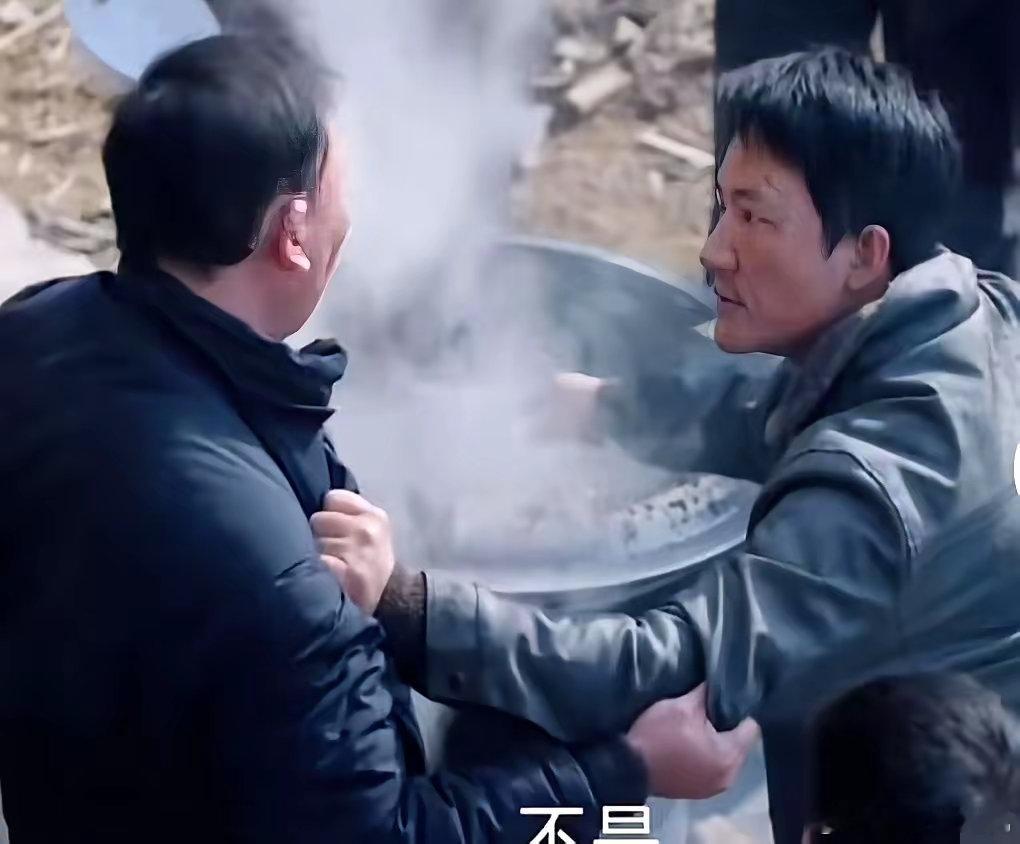 《命悬一生》错过一次，赔掉半生积蓄。​徐庆利守着工地押金，把东北老板娘的长白山分