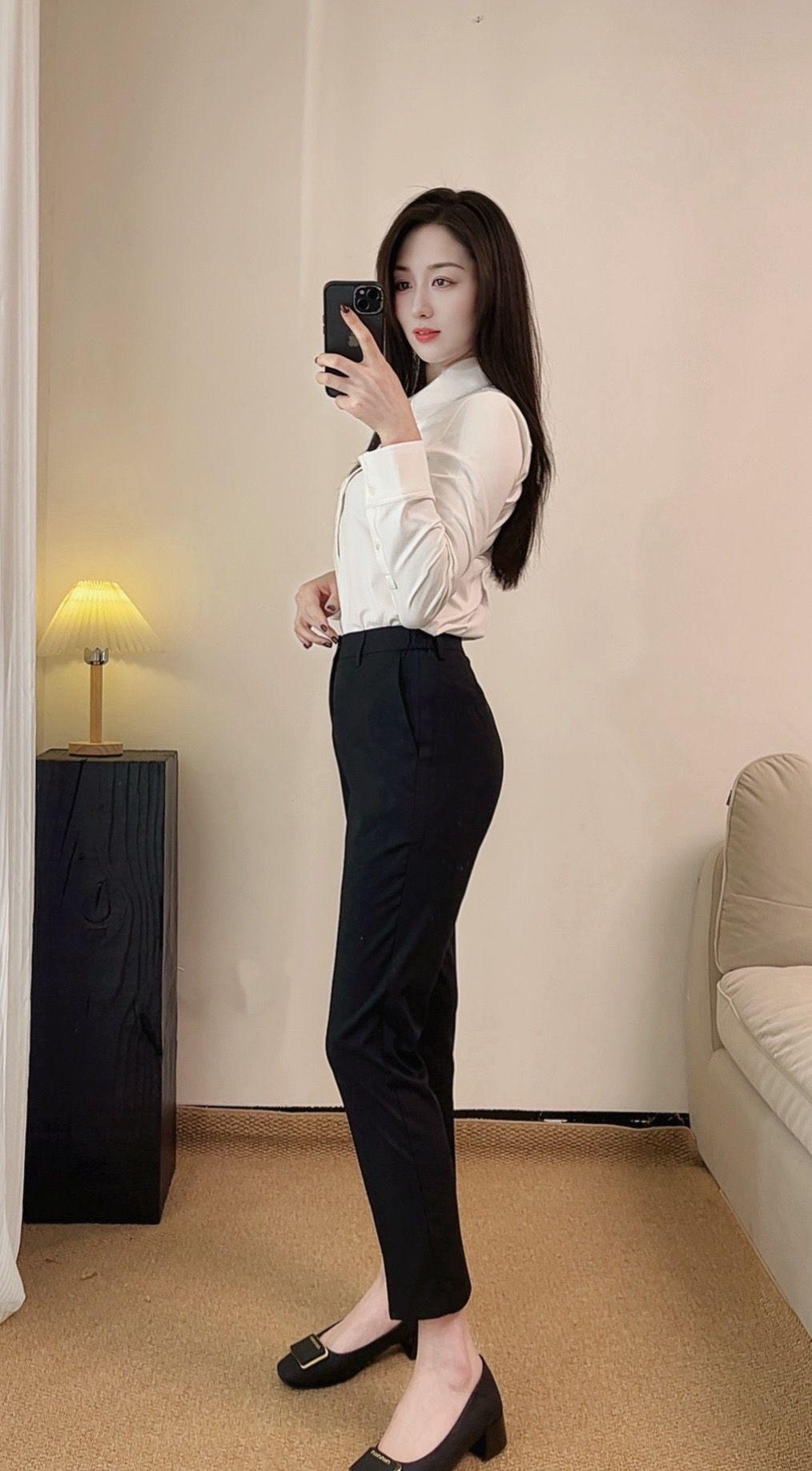 优雅职场风，白衬衫+黑裤子，简约大方！