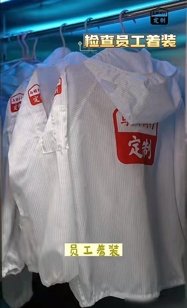 就因为气孔大了点，一车车的面包直接报废。董宇辉这生意做的，是疯了还是傻了？你