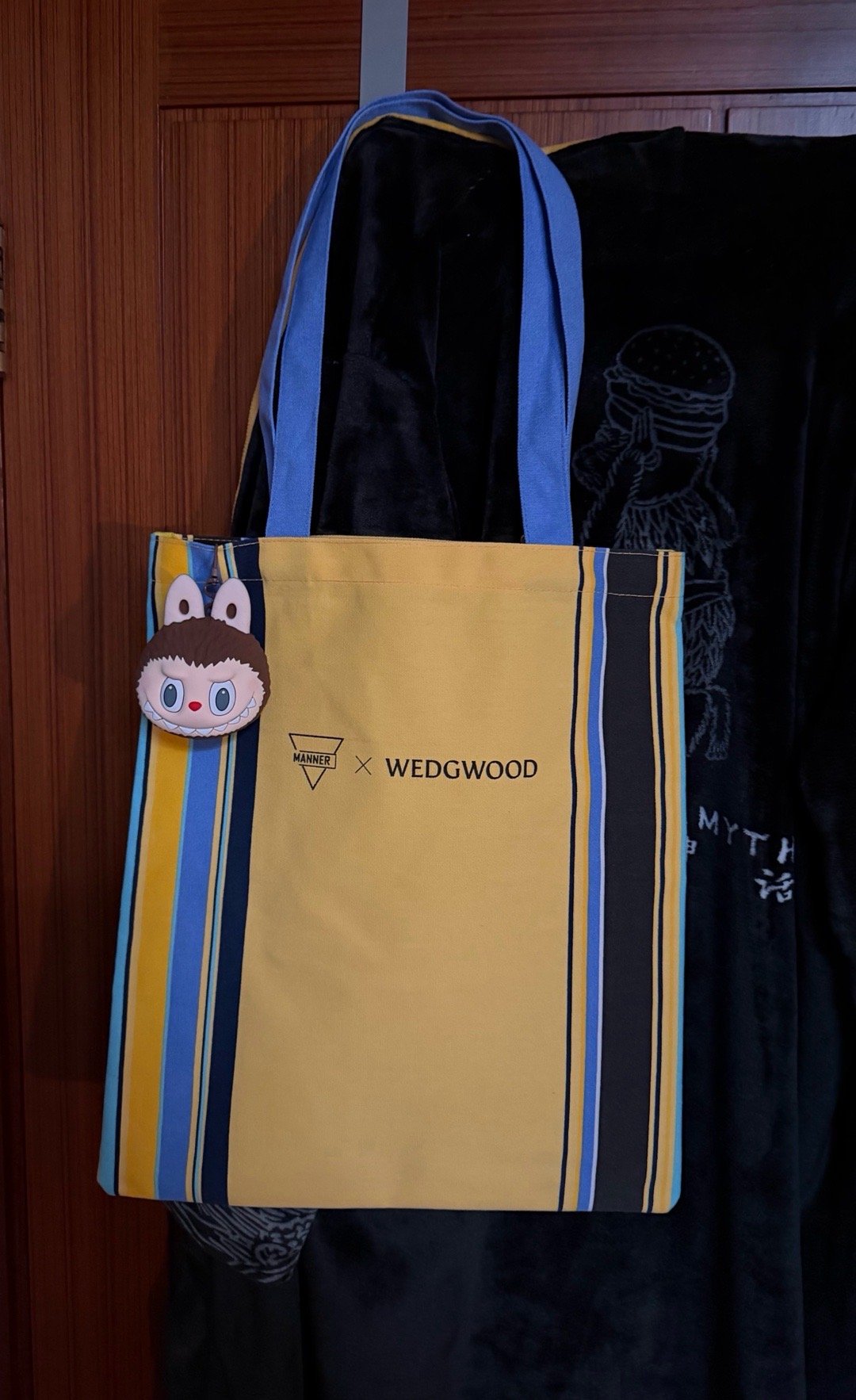 这个包跟labubu还挺搭的