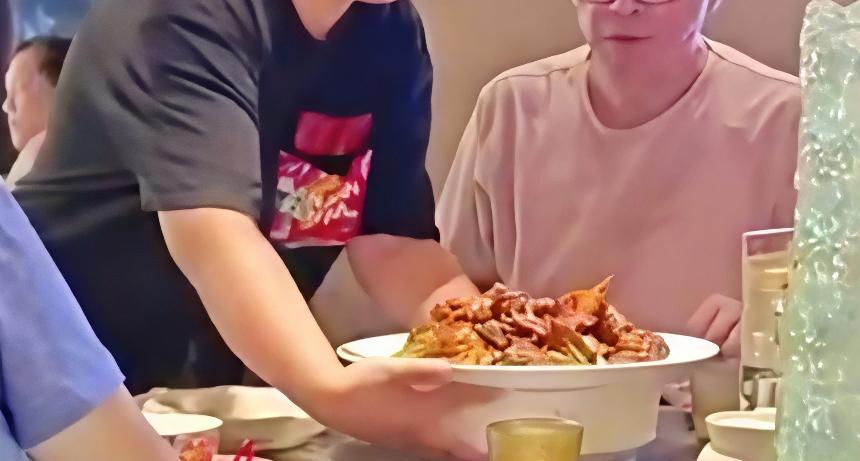 最近非常想去一趟东北。“俺们这儿都是东北人，俺们这嘎特产高丽参，俺们这嘎猪肉炖粉
