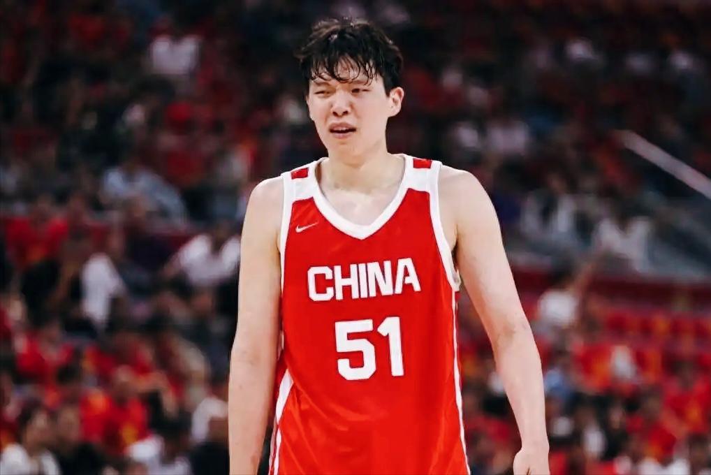 中国男篮最新动态，知名体育媒体人付政浩分析：中国男篮最后一场热身赛，全靠廖三宁救