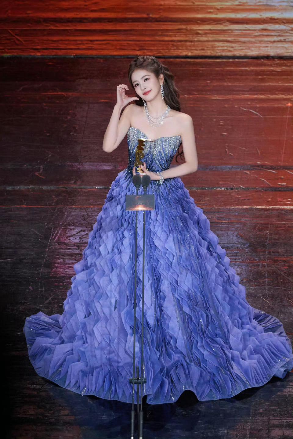 白鹿大学生严选角色第一演绎得太厉害啦很难不被这样的角色打动​​​