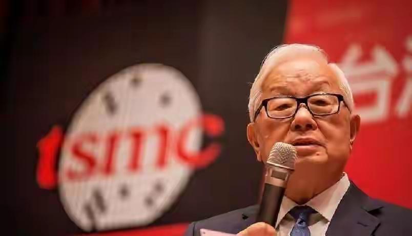 台积电已无法向美国交代！张忠谋没有说谎，台积电终究无可奈何曾经被美国寄予厚