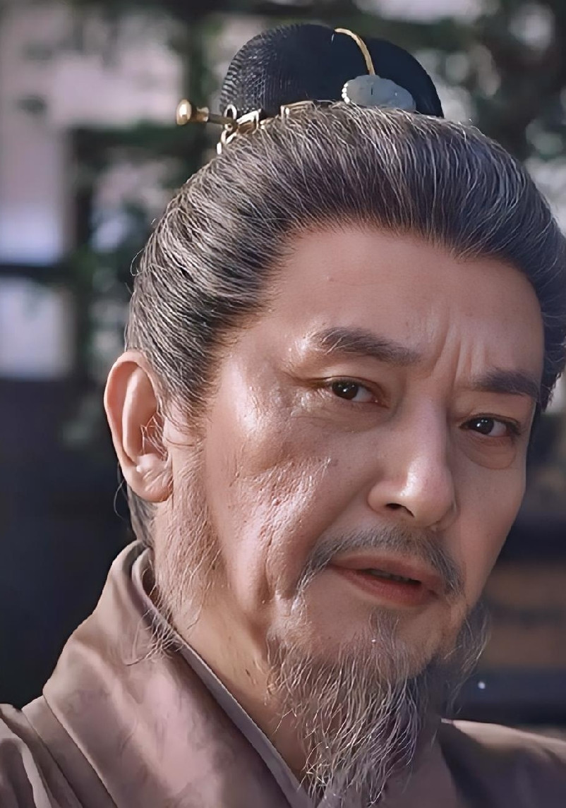看《兰香如故》的，一定还是90后那帮人，因为出圈的不是谭松韵，也不是李梦，更不是郑合惠子。而是候长荣