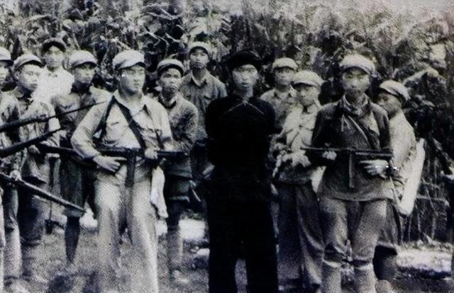 1951年春天，湖南军区剿匪指挥部的统计表上跳出一个刺眼的名字——覃国卿。全省大